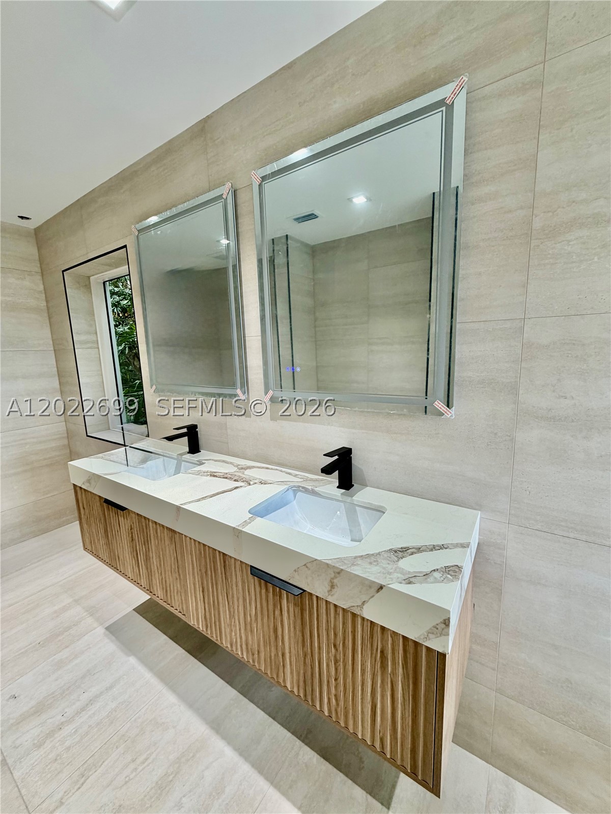 8300 Hawthorne Ave, Miami Beach FL 33141