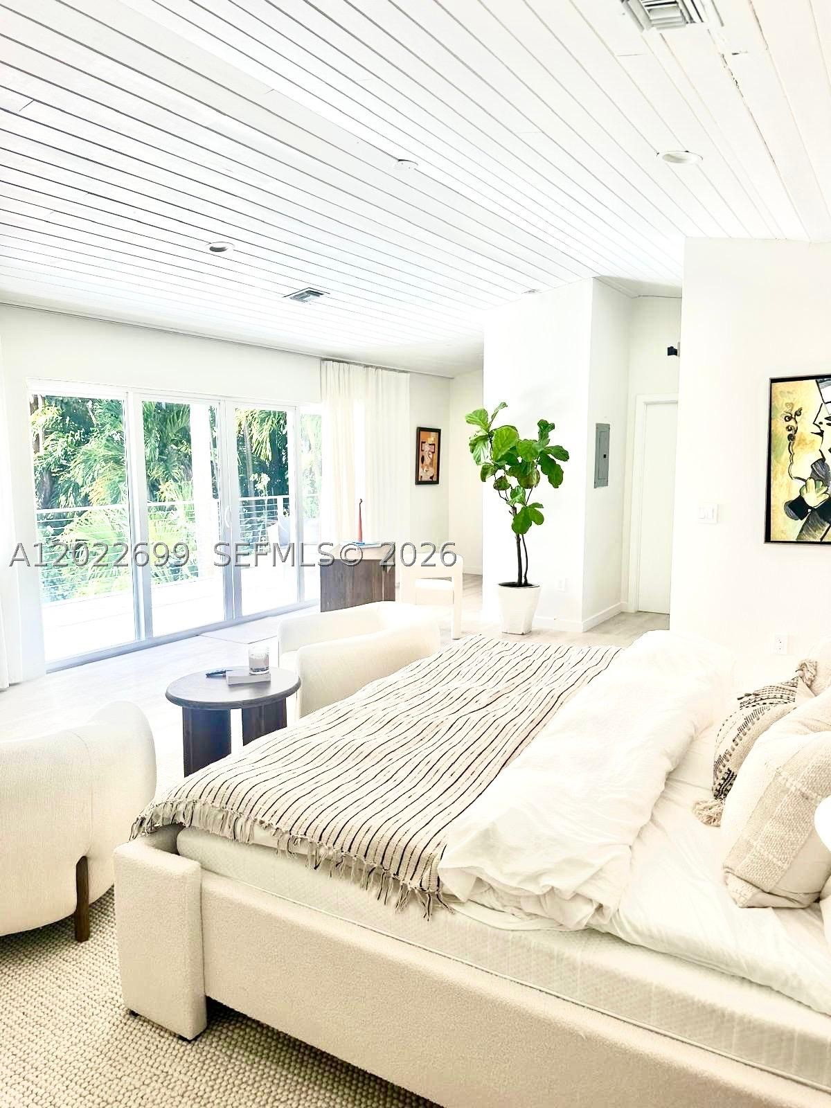 8300 Hawthorne Ave, Miami Beach FL 33141