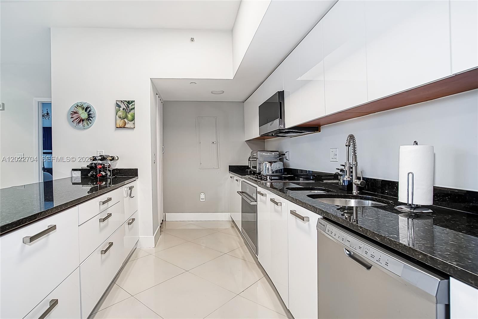 3131 NE 188th St #1-1104, Aventura FL 33180