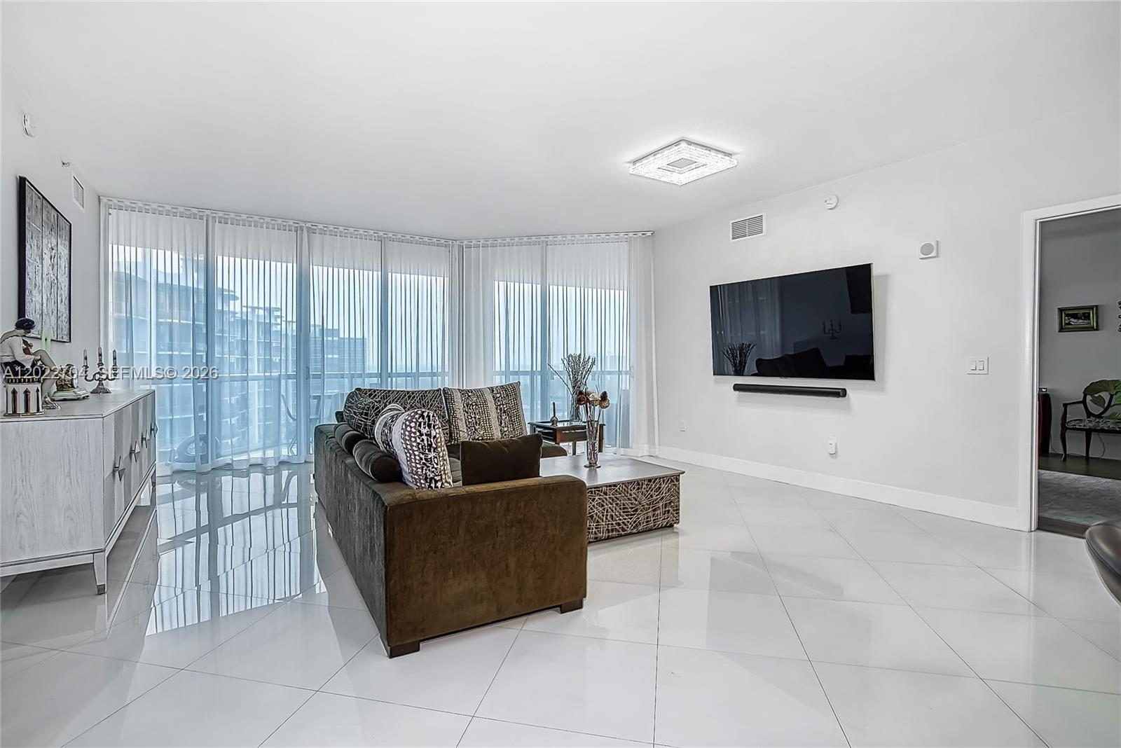 3131 NE 188th St #1-1104, Aventura FL 33180