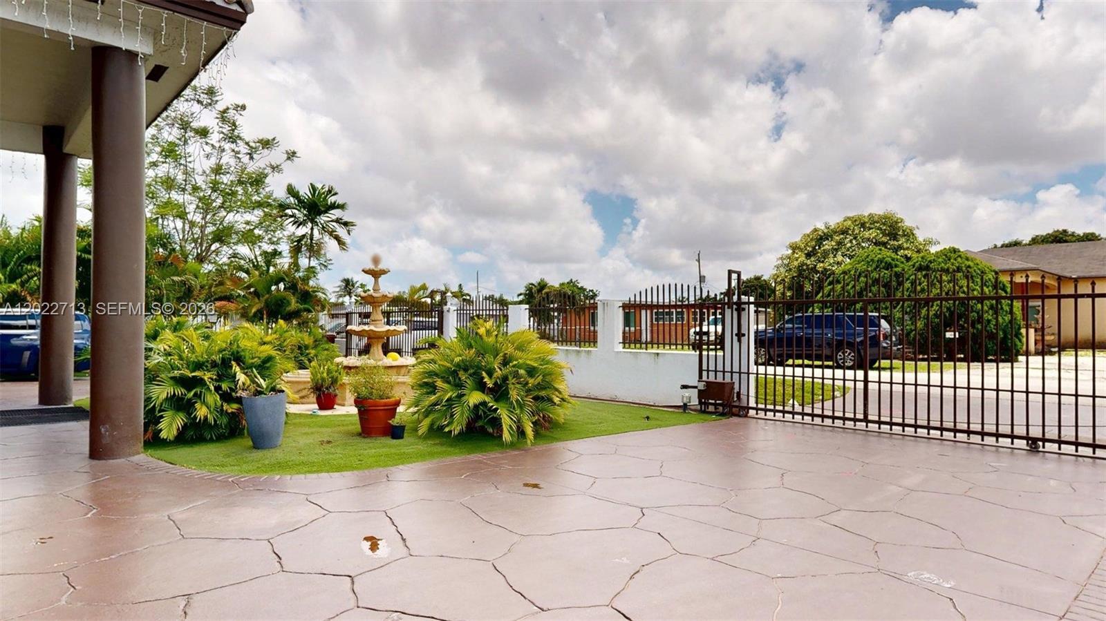 357 W 44th St, Hialeah FL 33012