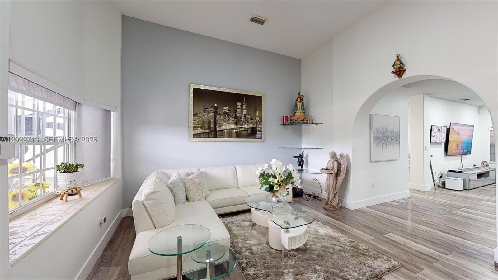 357 W 44th St, Hialeah FL 33012