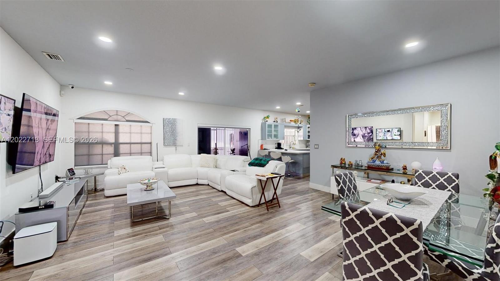 357 W 44th St, Hialeah FL 33012