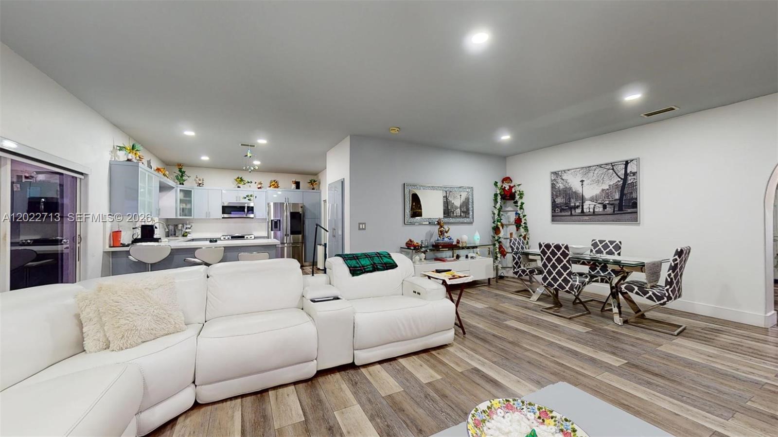 357 W 44th St, Hialeah FL 33012