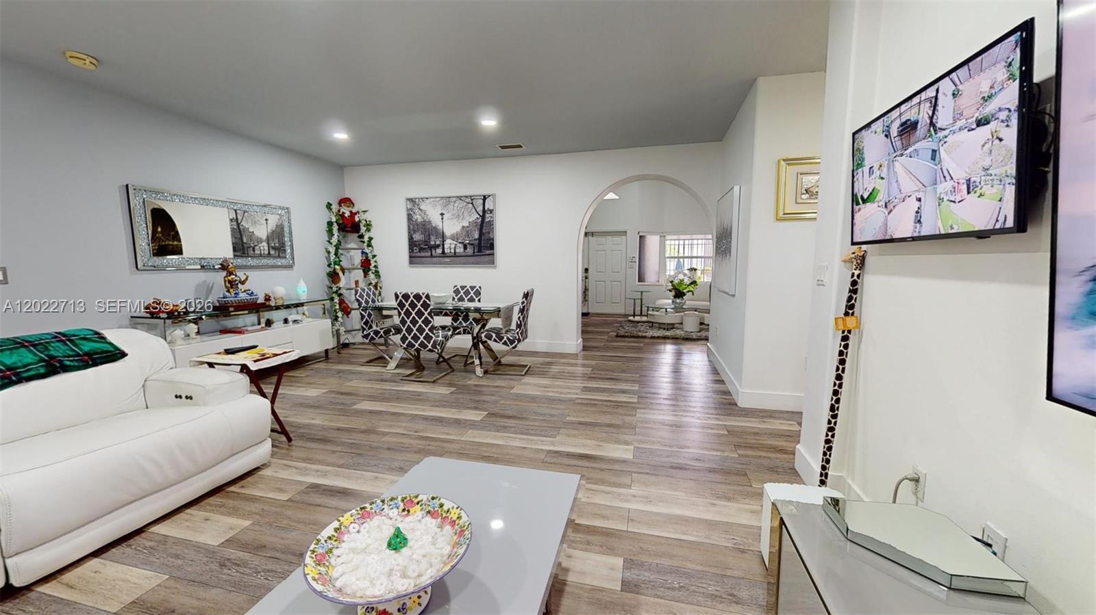 357 W 44th St, Hialeah FL 33012