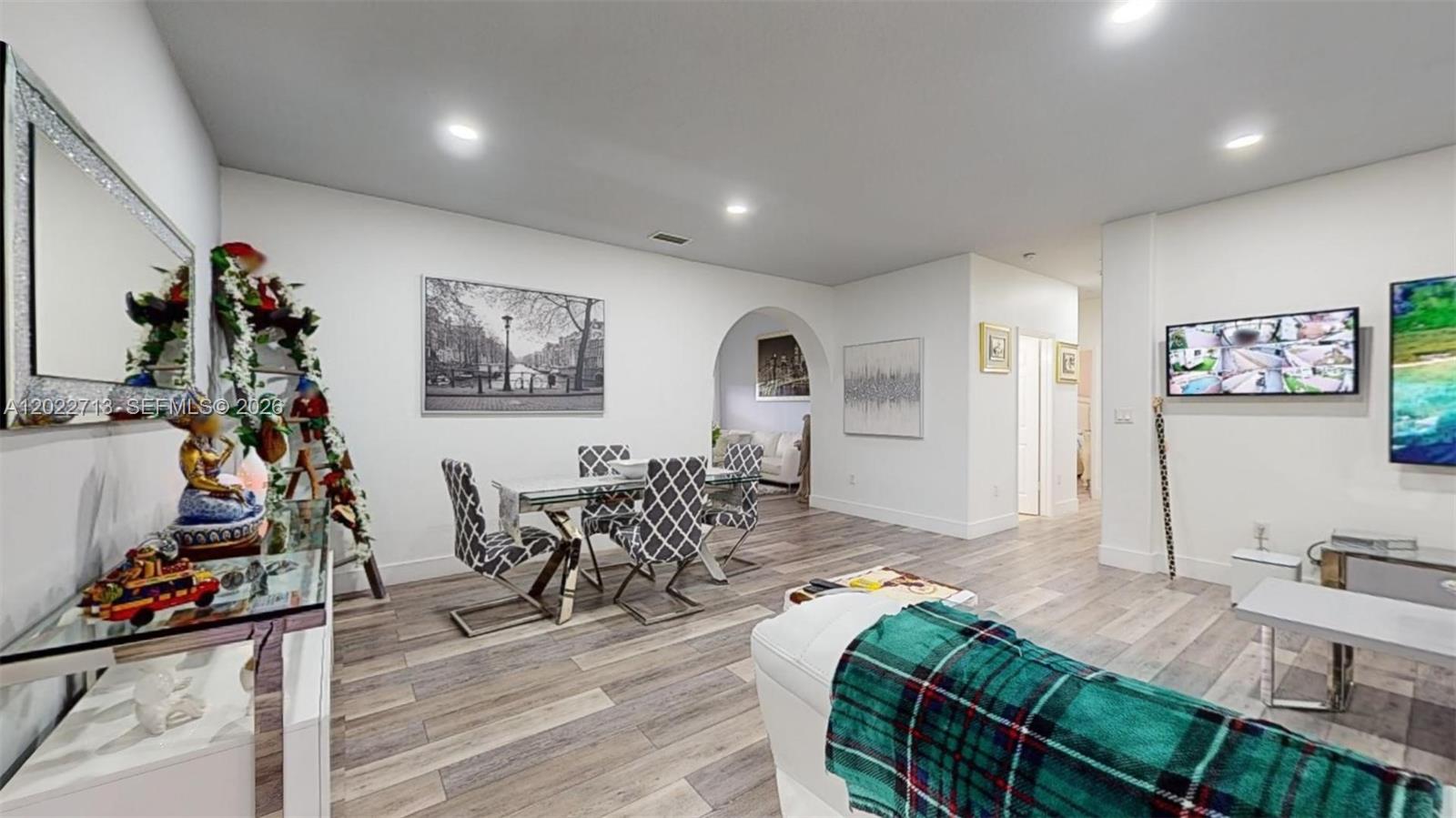357 W 44th St, Hialeah FL 33012