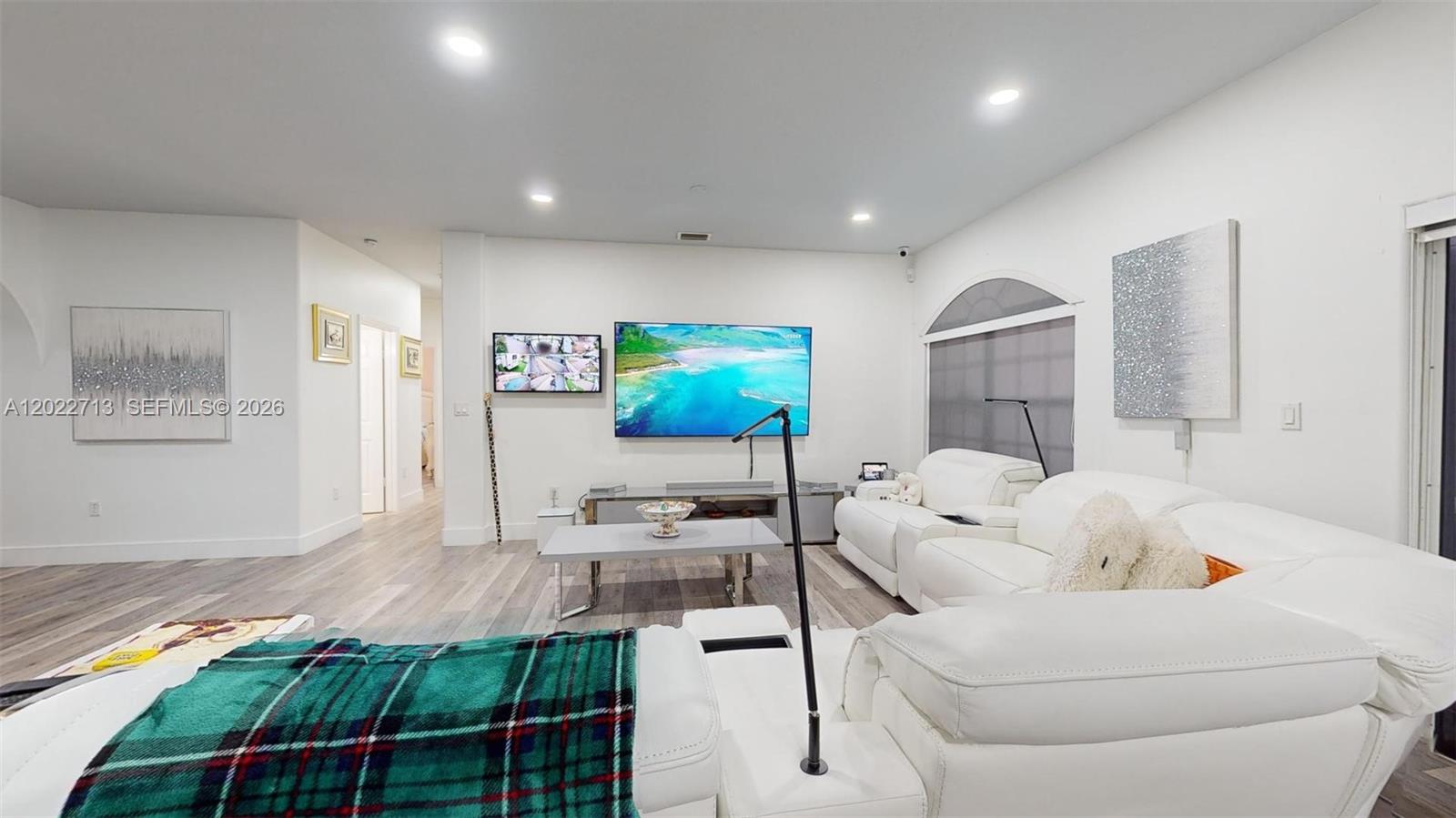 357 W 44th St, Hialeah FL 33012