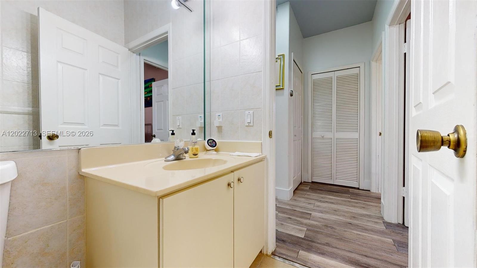 357 W 44th St, Hialeah FL 33012