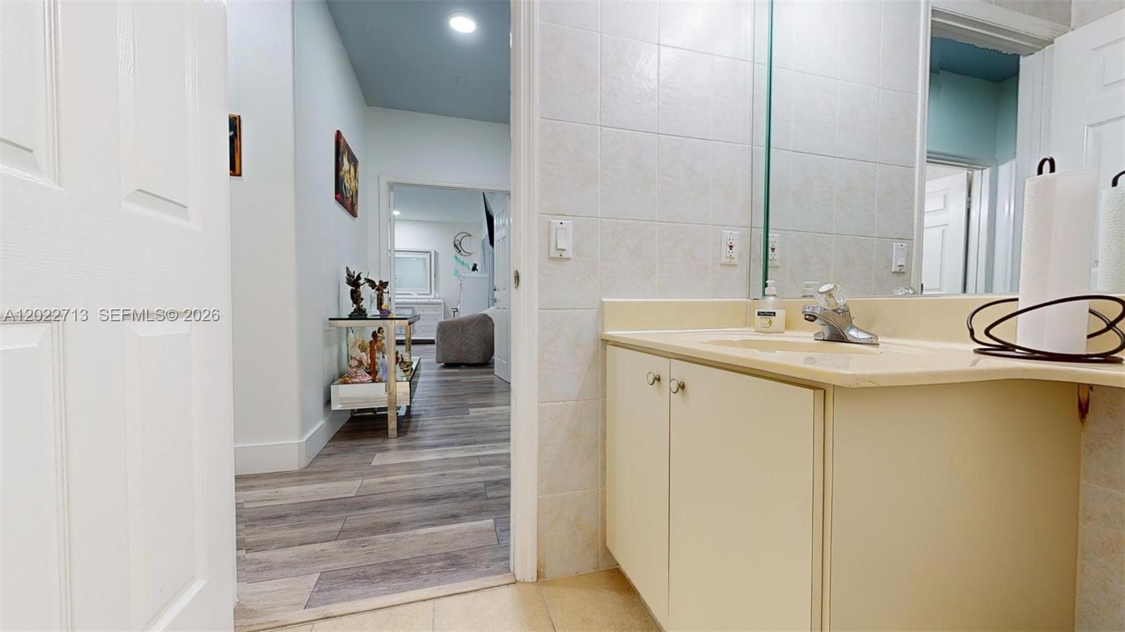 357 W 44th St, Hialeah FL 33012