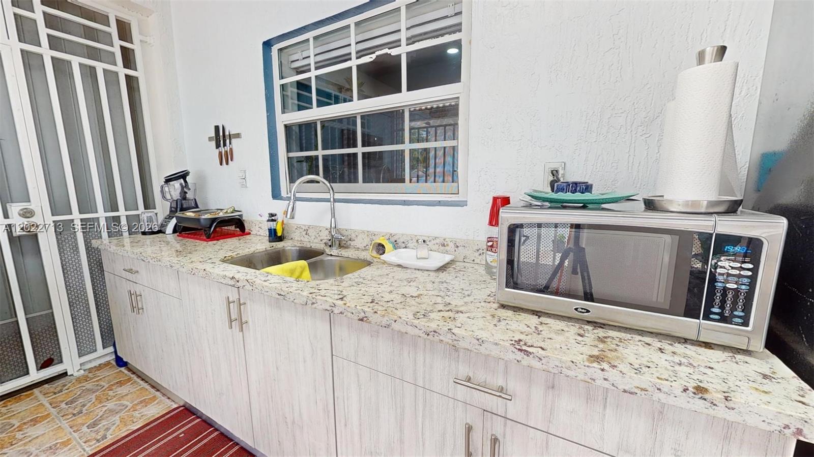 357 W 44th St, Hialeah FL 33012