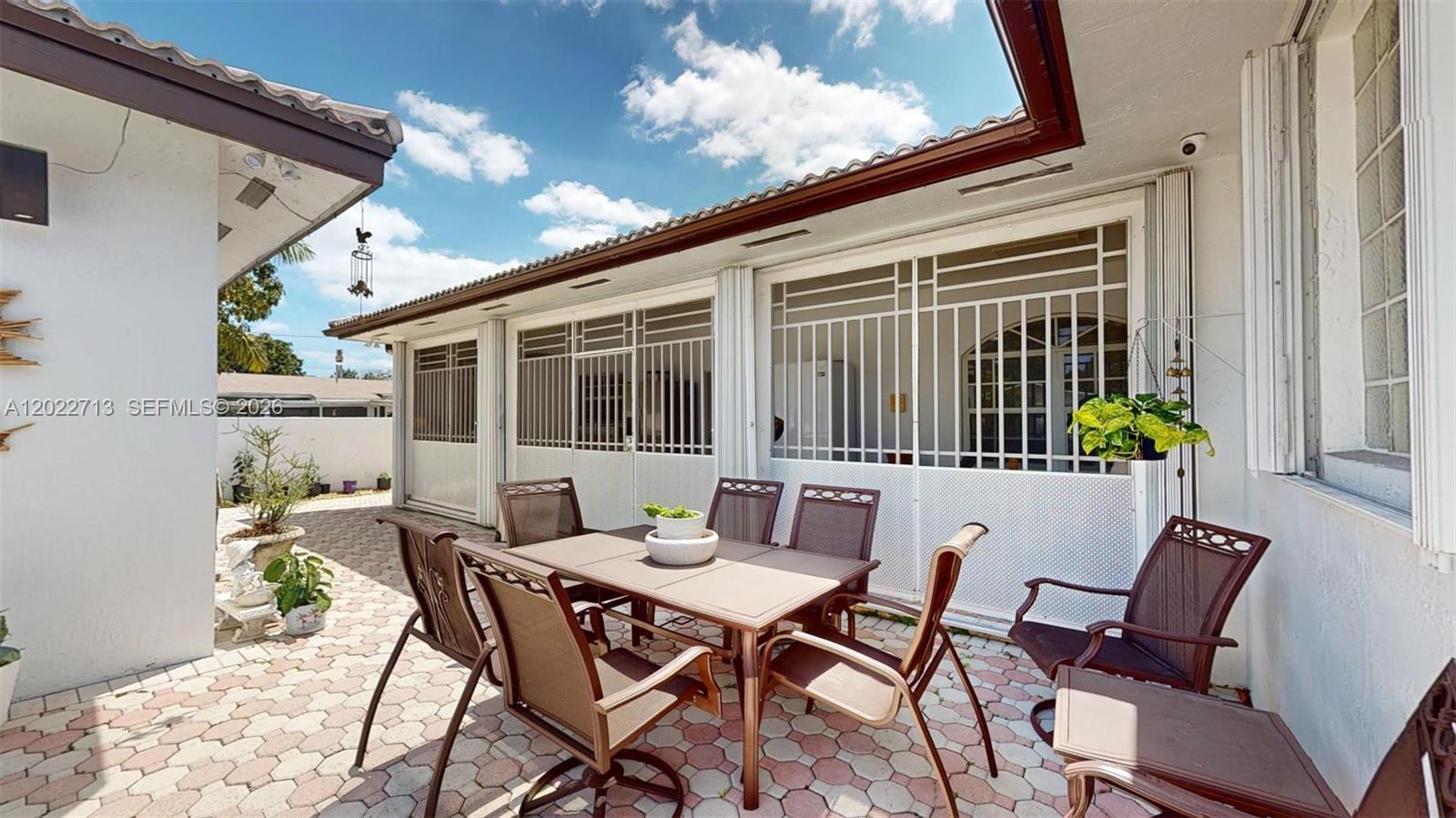 357 W 44th St, Hialeah FL 33012