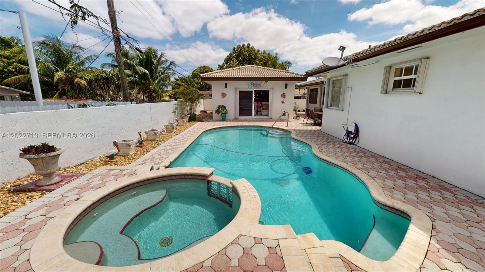 357 W 44th St, Hialeah FL 33012