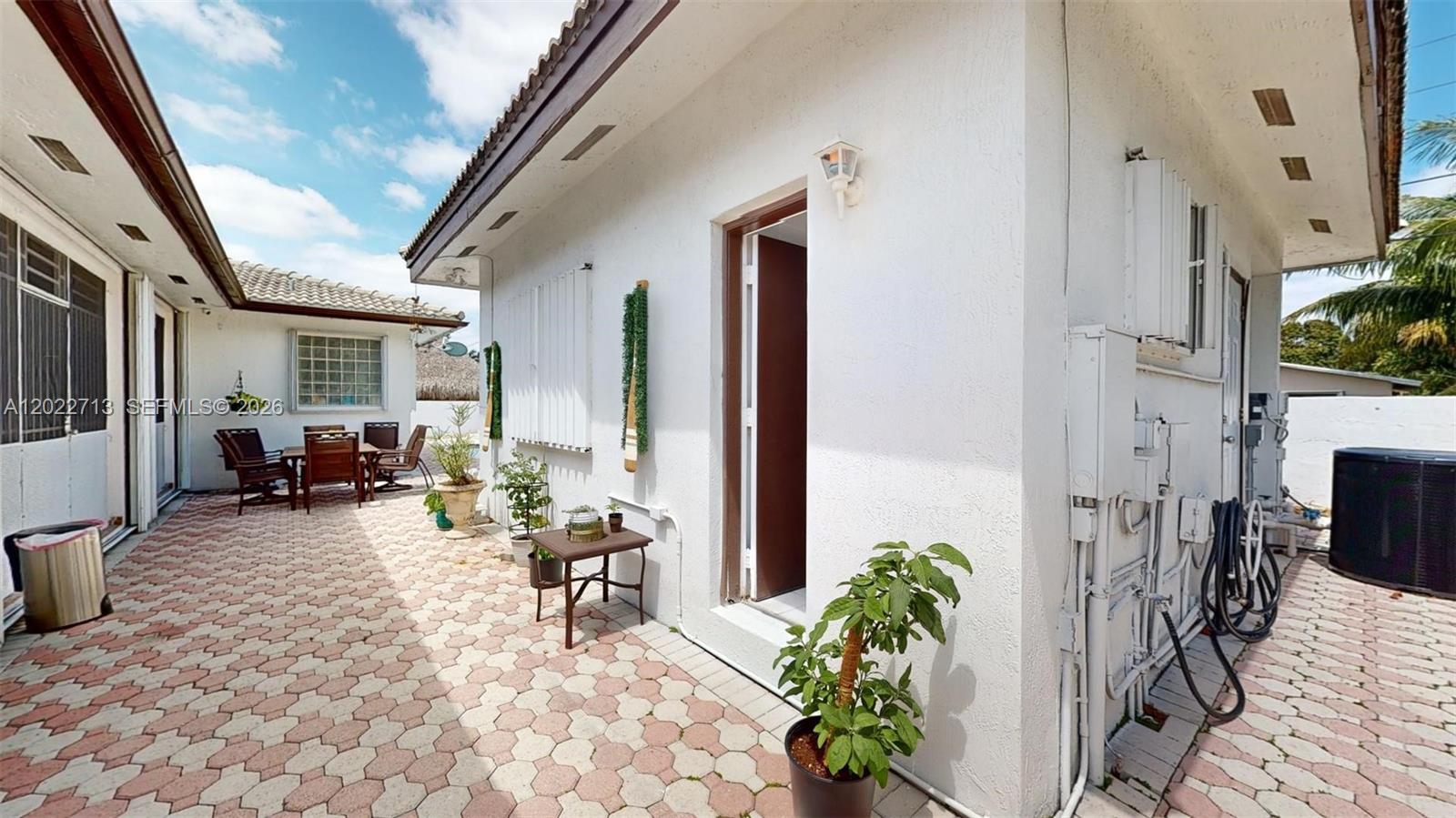 357 W 44th St, Hialeah FL 33012