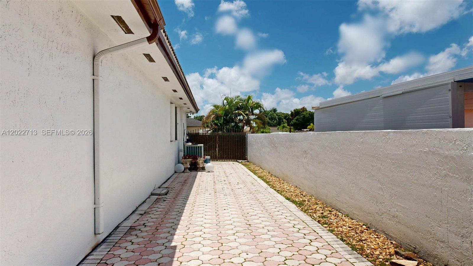 357 W 44th St, Hialeah FL 33012