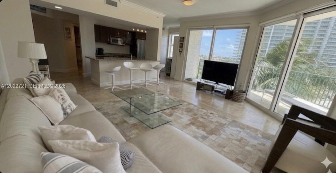 20000 E Country Club Dr #601, Aventura FL 33180