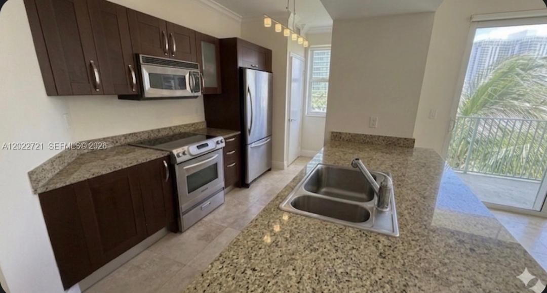 20000 E Country Club Dr #601, Aventura FL 33180