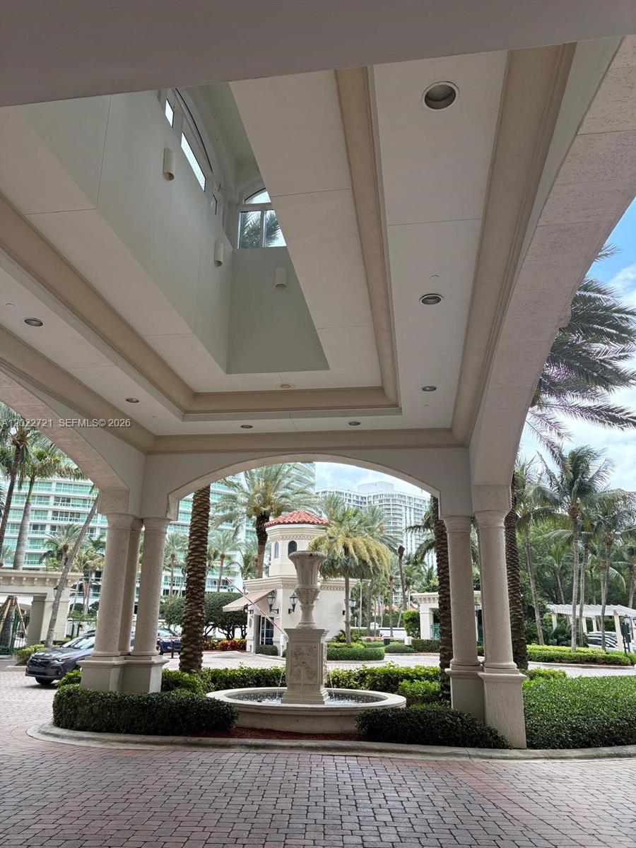 20000 E Country Club Dr #601, Aventura FL 33180