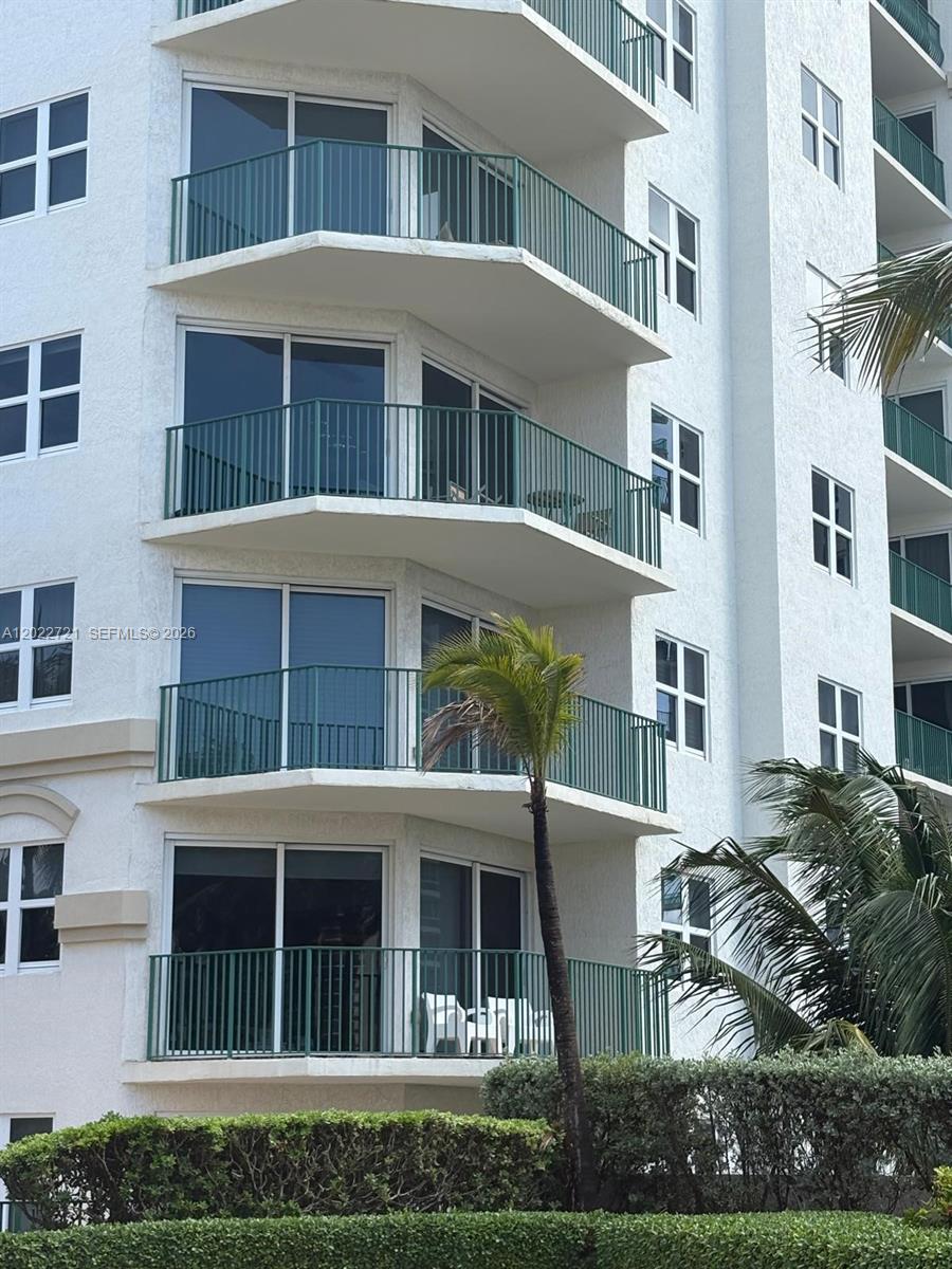 20000 E Country Club Dr #601, Aventura FL 33180