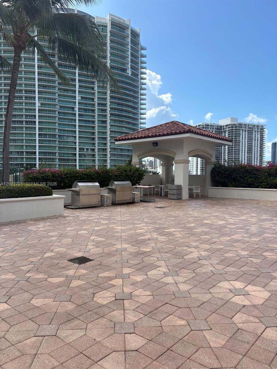 20000 E Country Club Dr #601, Aventura FL 33180