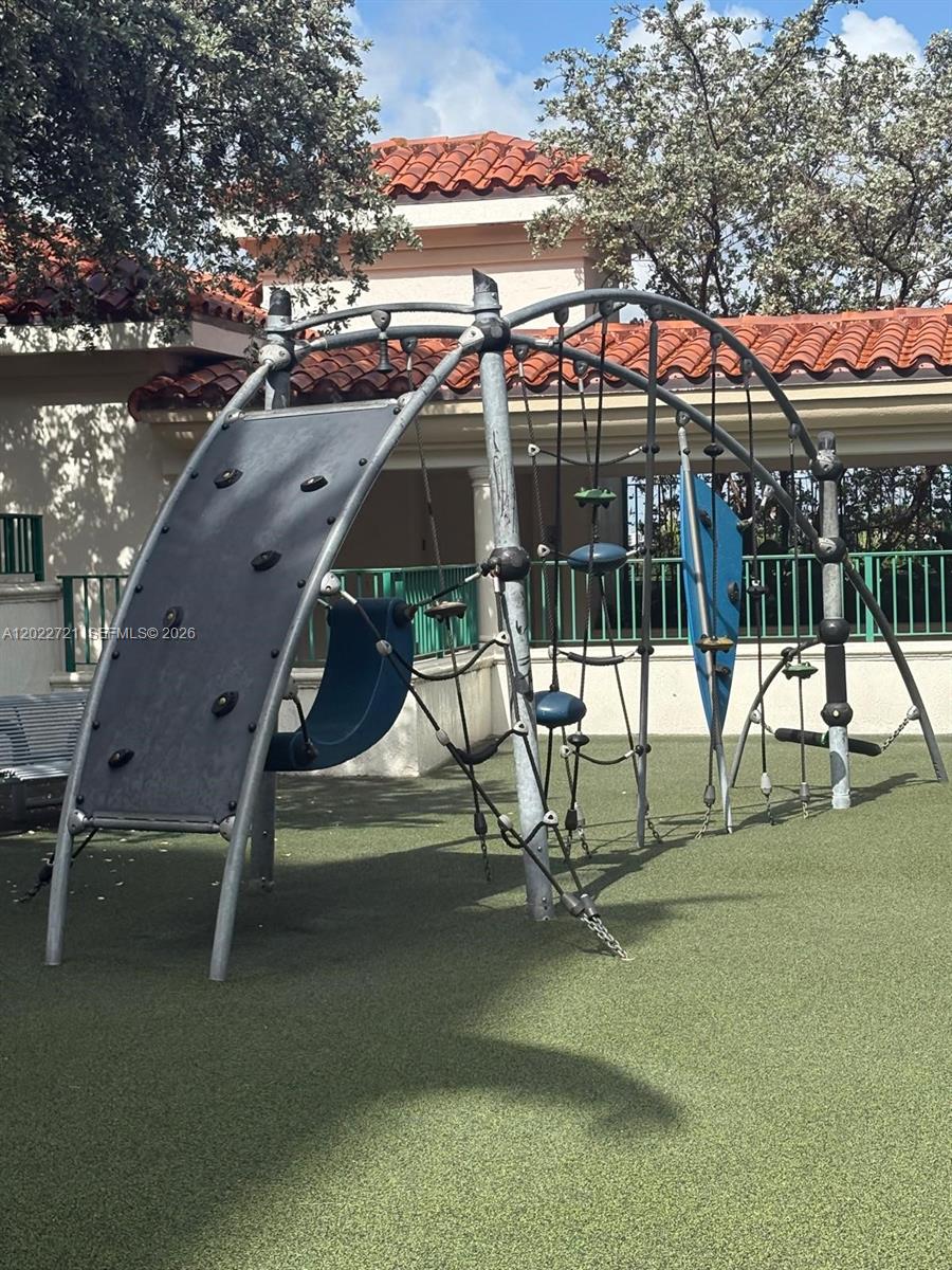 20000 E Country Club Dr #601, Aventura FL 33180