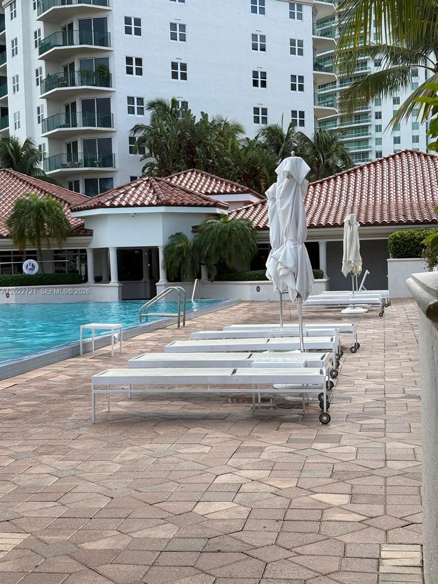 20000 E Country Club Dr #601, Aventura FL 33180