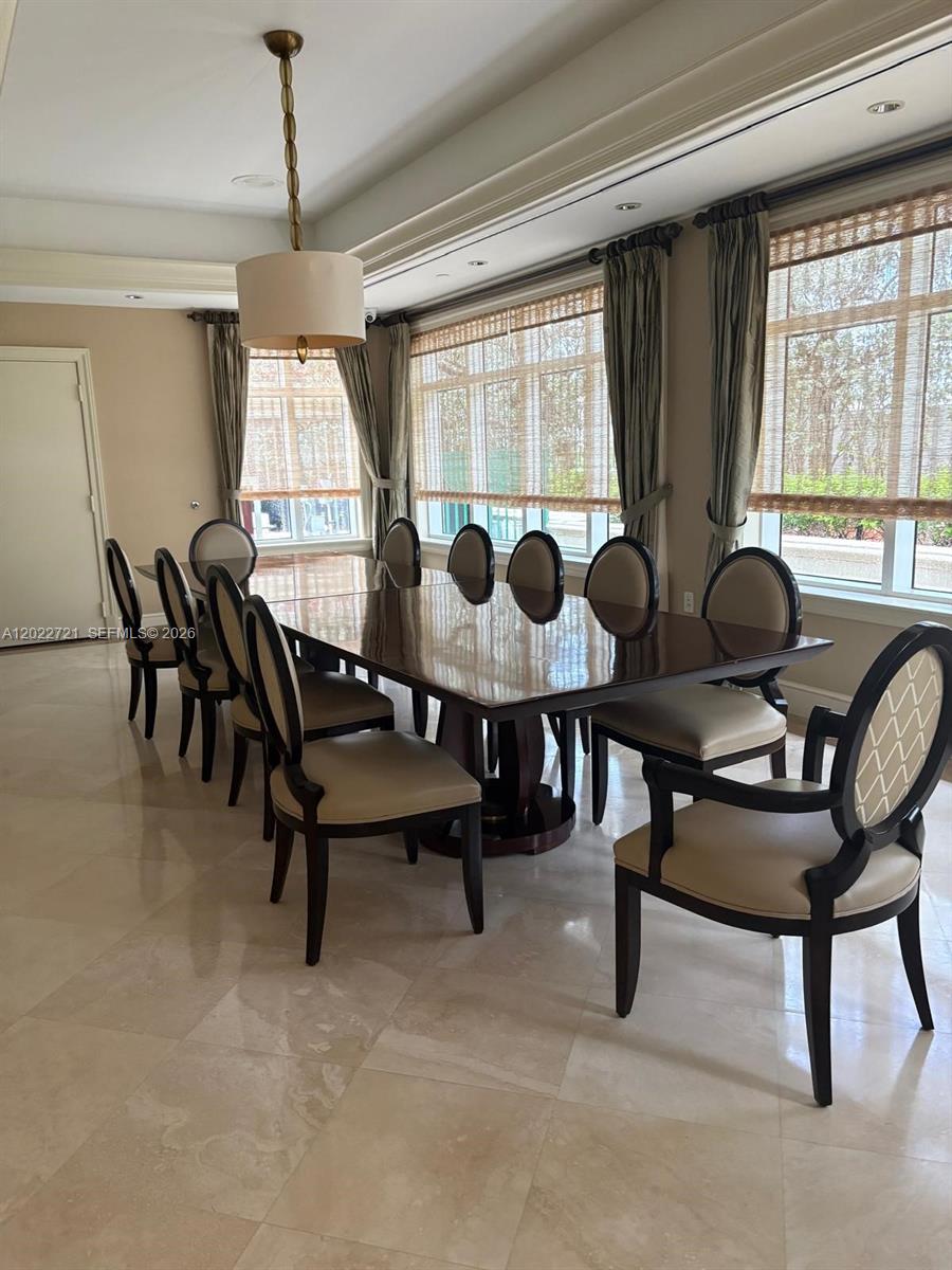 20000 E Country Club Dr #601, Aventura FL 33180