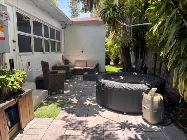 8228 NE 8th Ct, Miami FL 33138