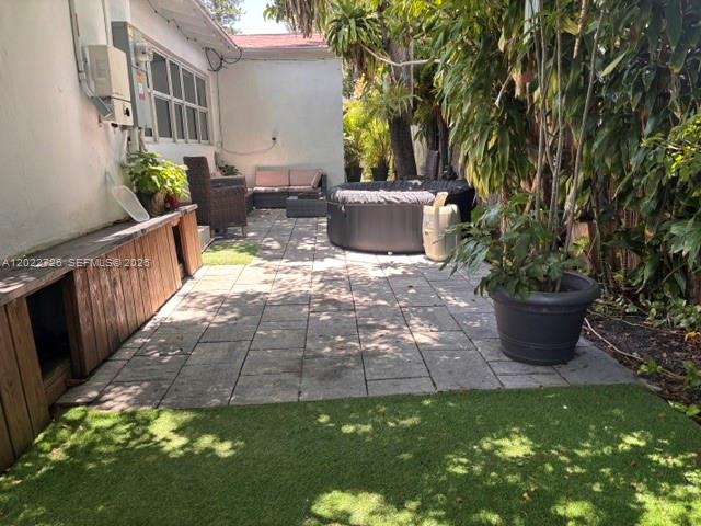 8228 NE 8th Ct, Miami FL 33138