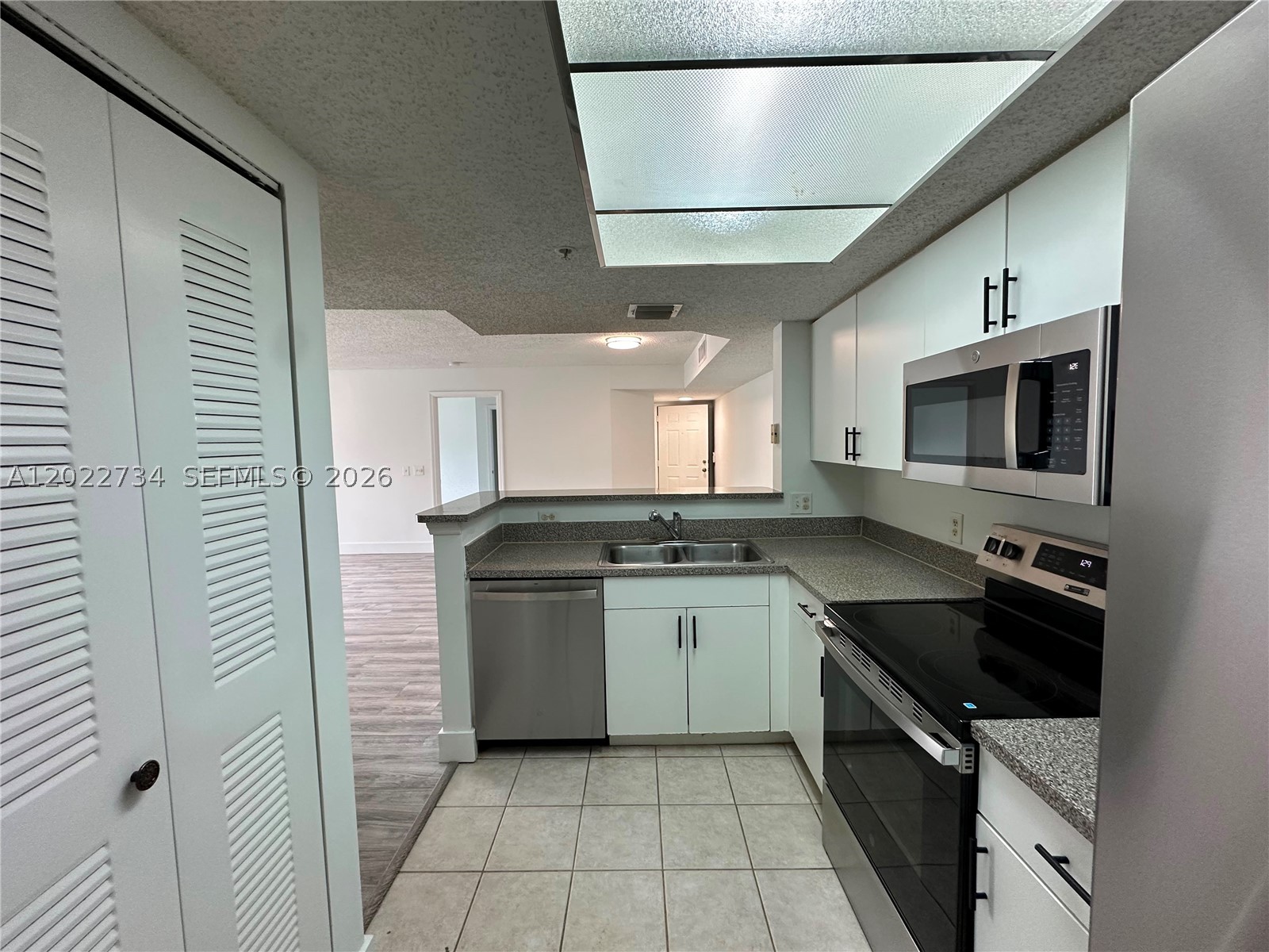 5011 Wiles Rd #203, Coconut Creek FL 33073