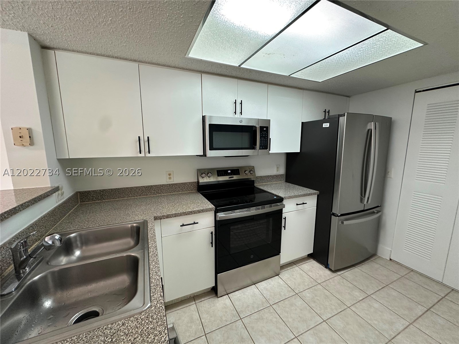 5011 Wiles Rd #203, Coconut Creek FL 33073