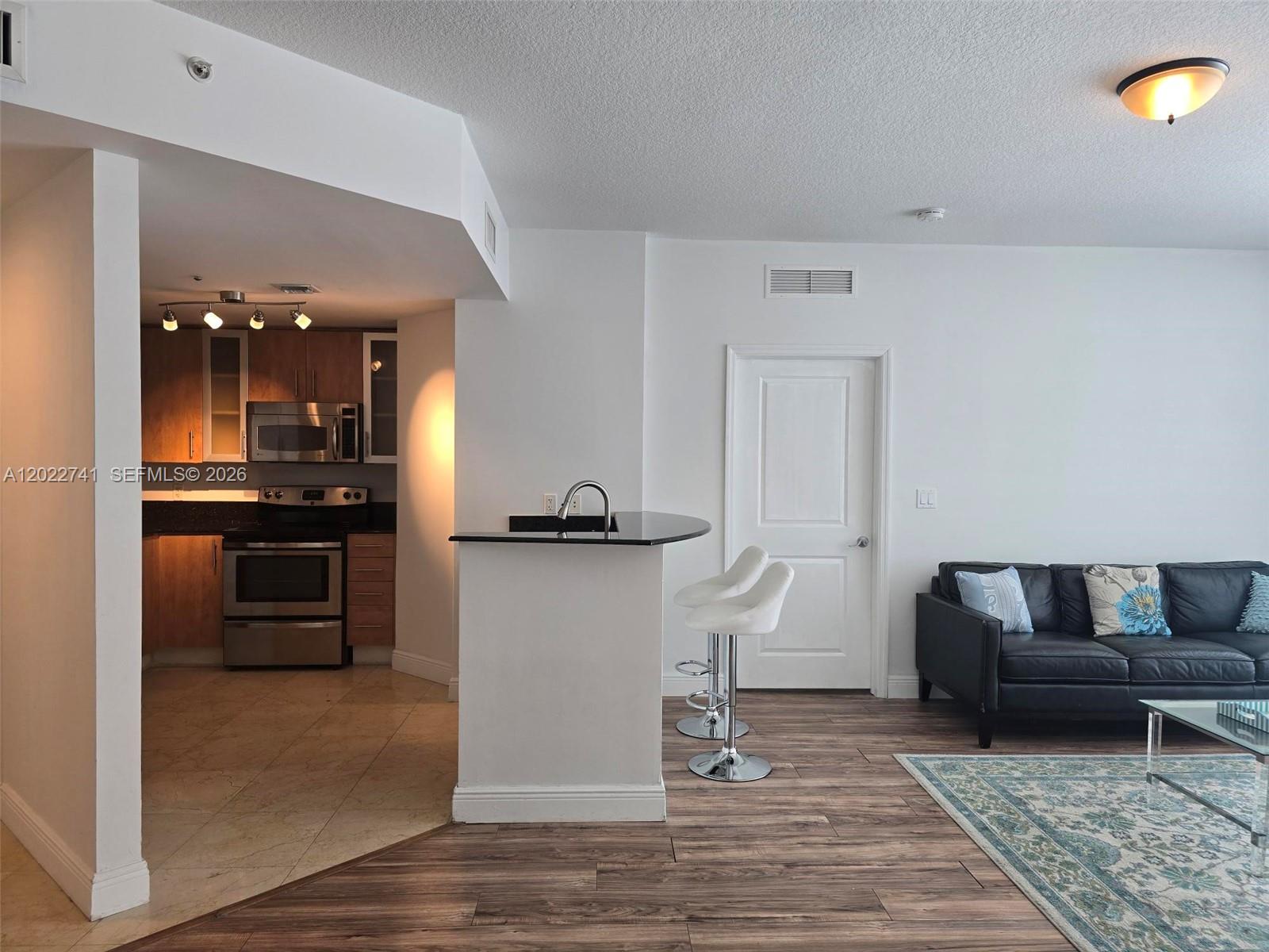 7900 Harbor Island Dr #523, North Bay Village FL 33141