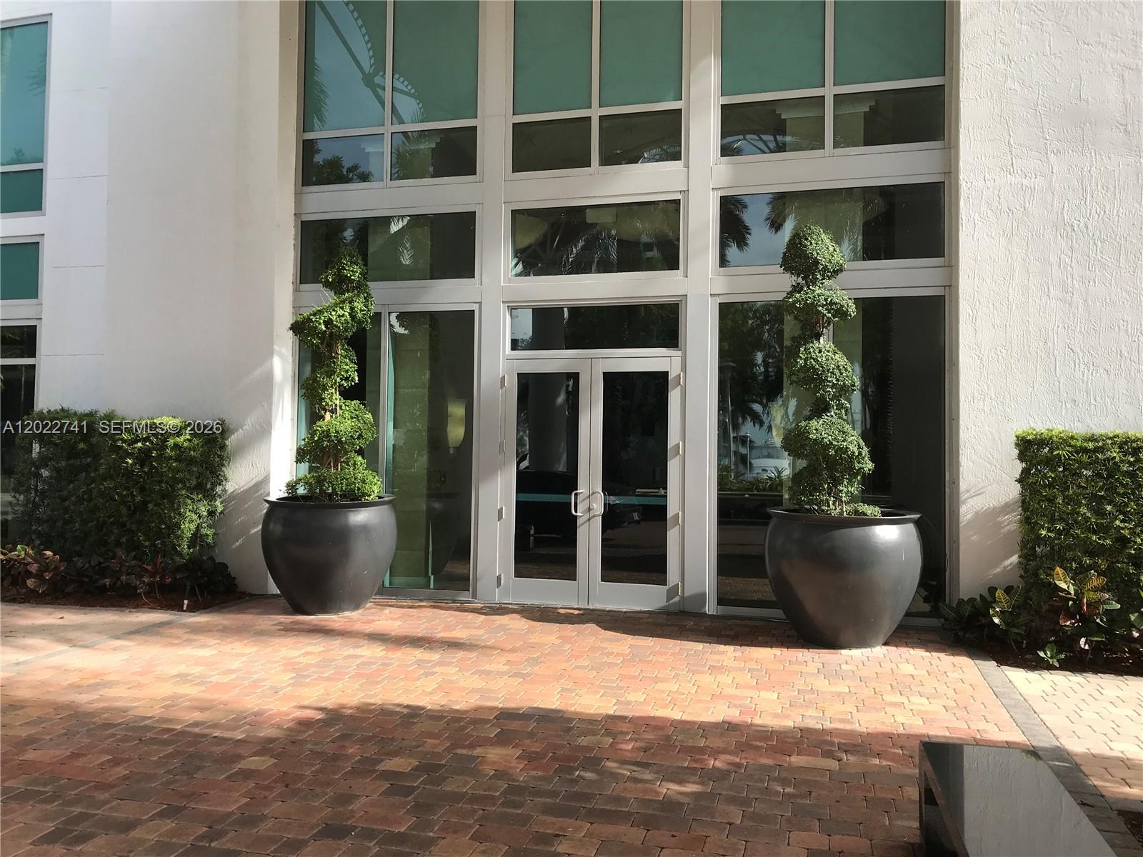 7900 Harbor Island Dr #523, North Bay Village FL 33141