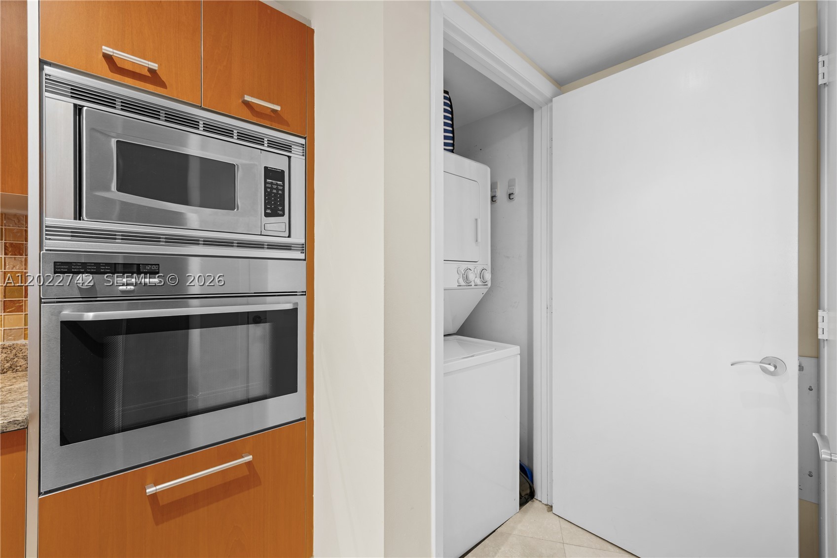 400 Alton Rd #907, Miami Beach FL 33139