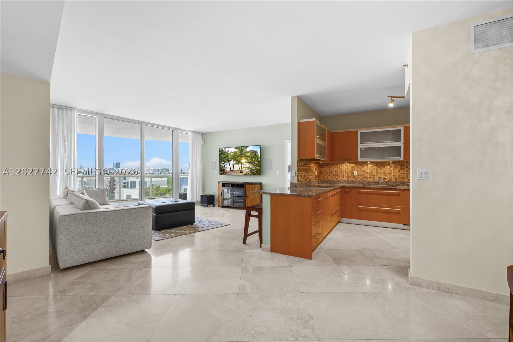 400 Alton Rd #907, Miami Beach FL 33139