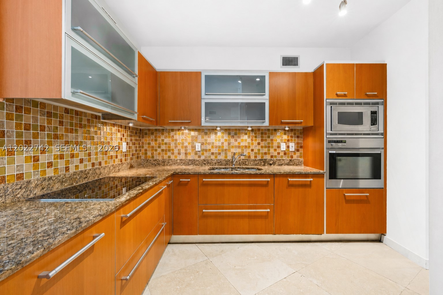 400 Alton Rd #907, Miami Beach FL 33139