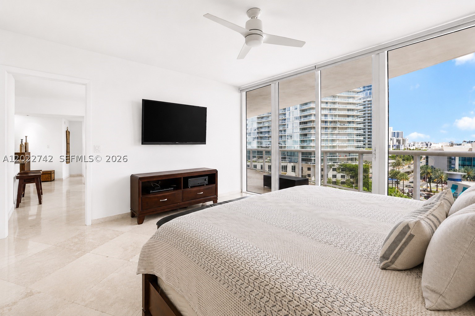 400 Alton Rd #907, Miami Beach FL 33139