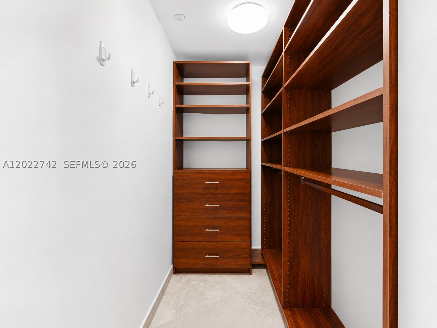 400 Alton Rd #907, Miami Beach FL 33139