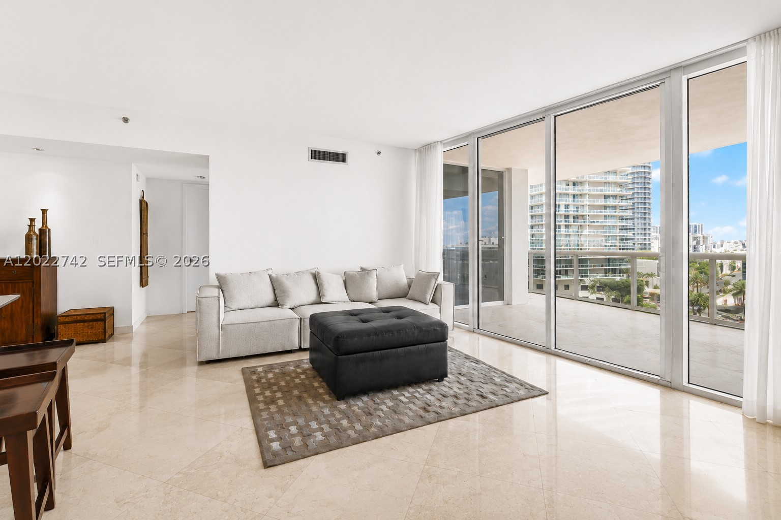 400 Alton Rd #907, Miami Beach FL 33139