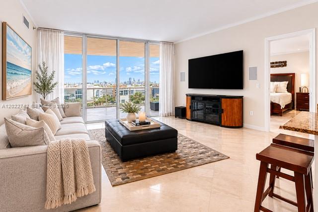 400 Alton Rd #907, Miami Beach FL 33139