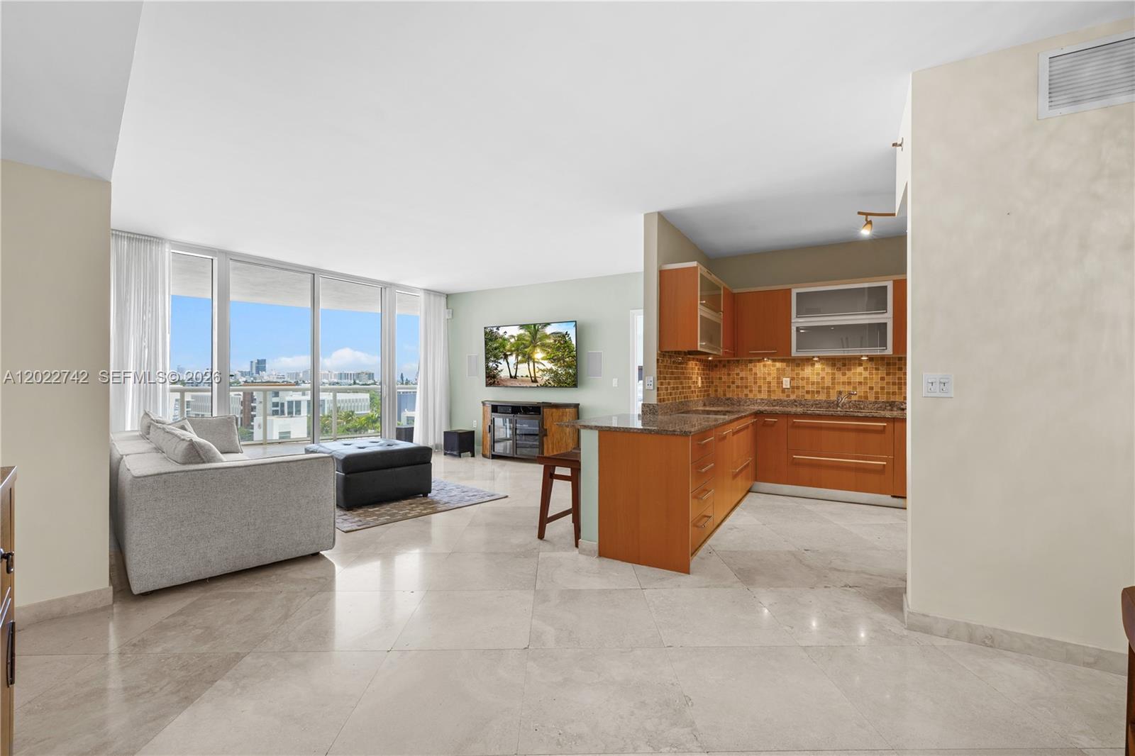 400 Alton Rd #907, Miami Beach FL 33139