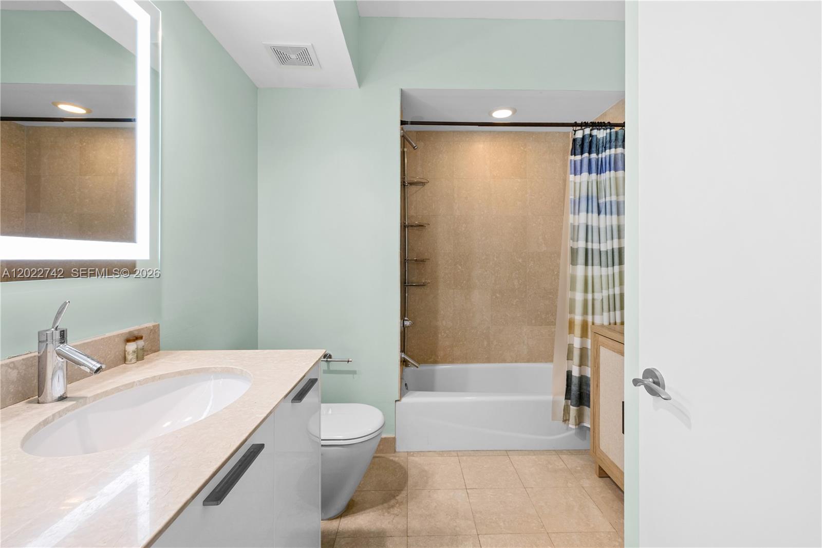 400 Alton Rd #907, Miami Beach FL 33139