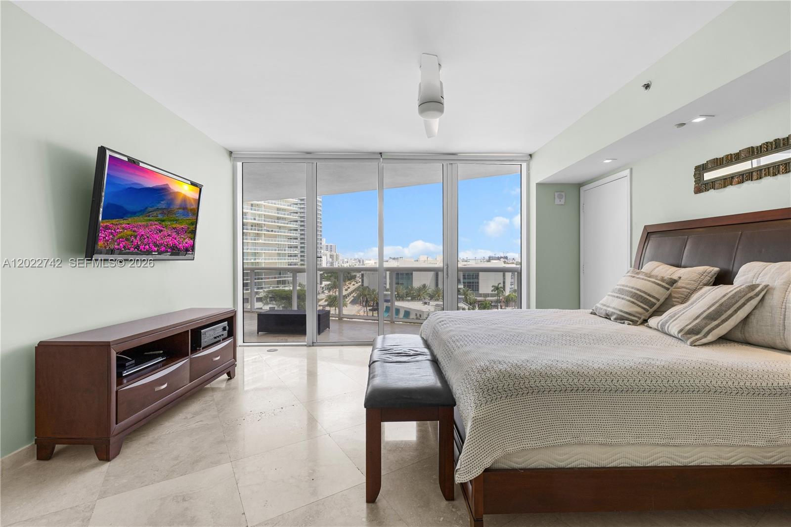 400 Alton Rd #907, Miami Beach FL 33139