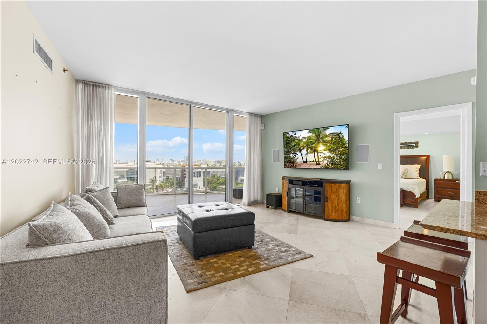 400 Alton Rd #907, Miami Beach FL 33139