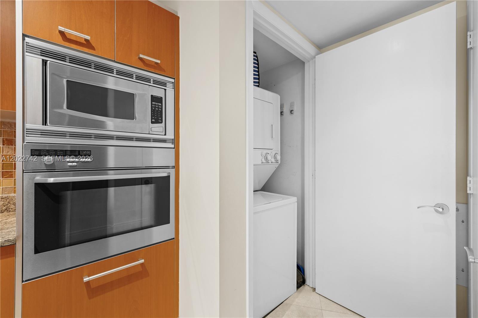 400 Alton Rd #907, Miami Beach FL 33139