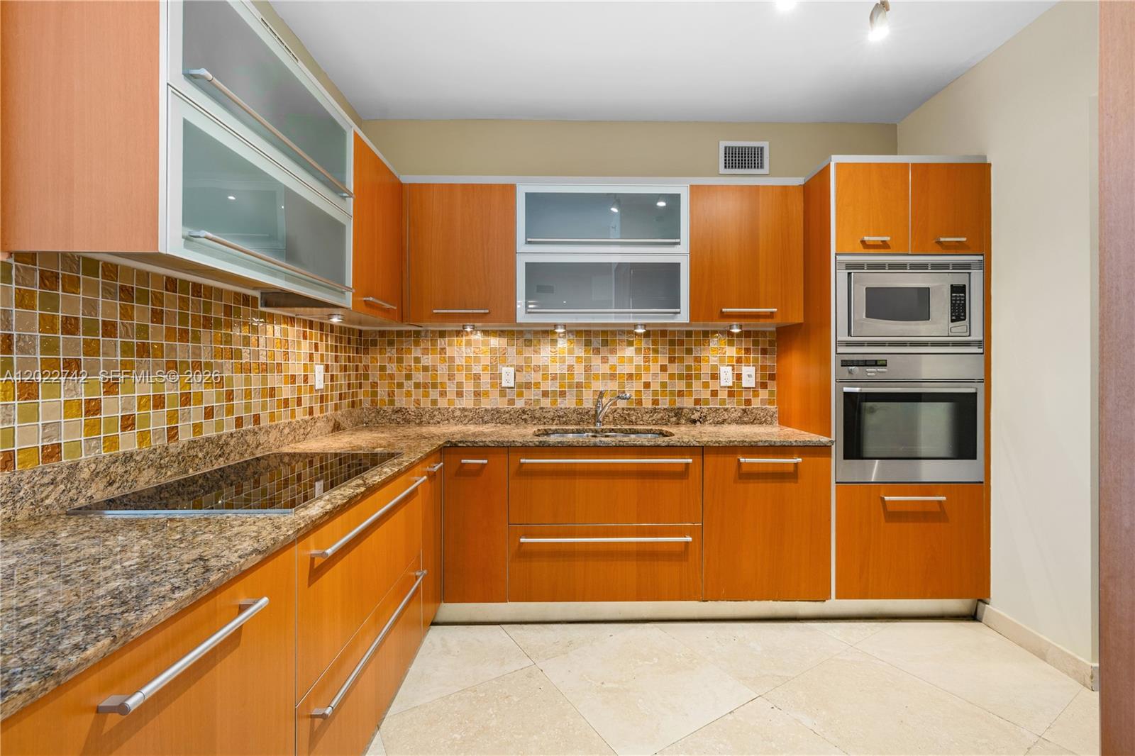 400 Alton Rd #907, Miami Beach FL 33139