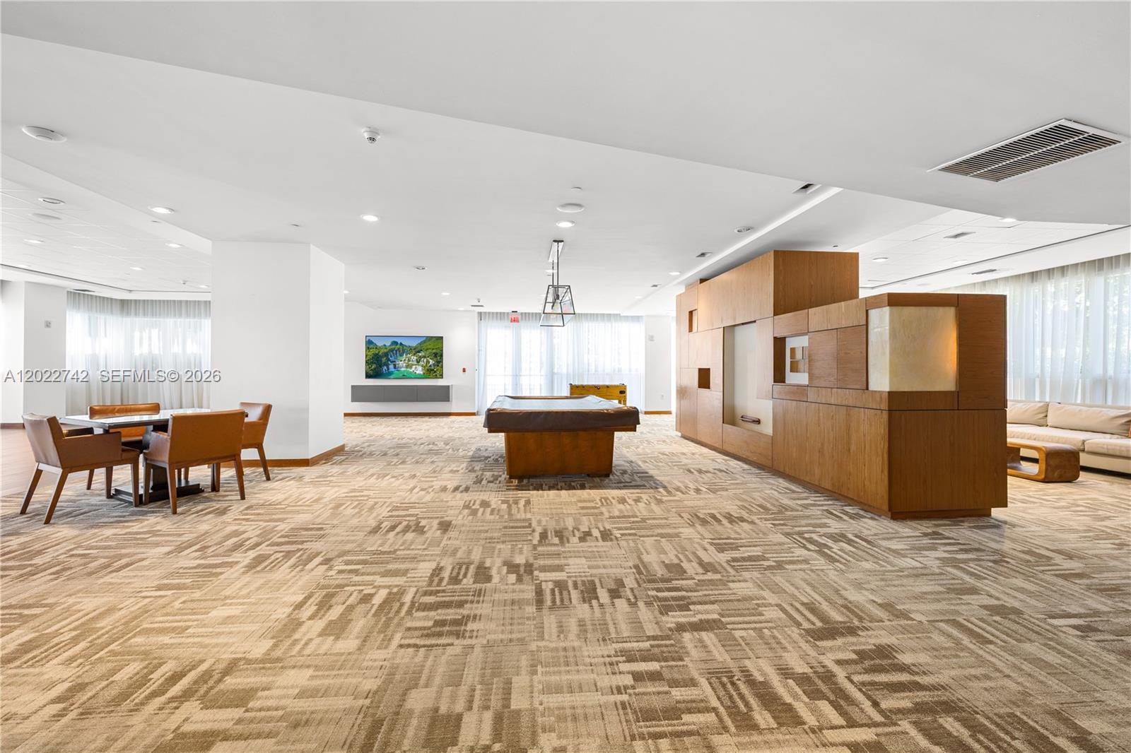 400 Alton Rd #907, Miami Beach FL 33139