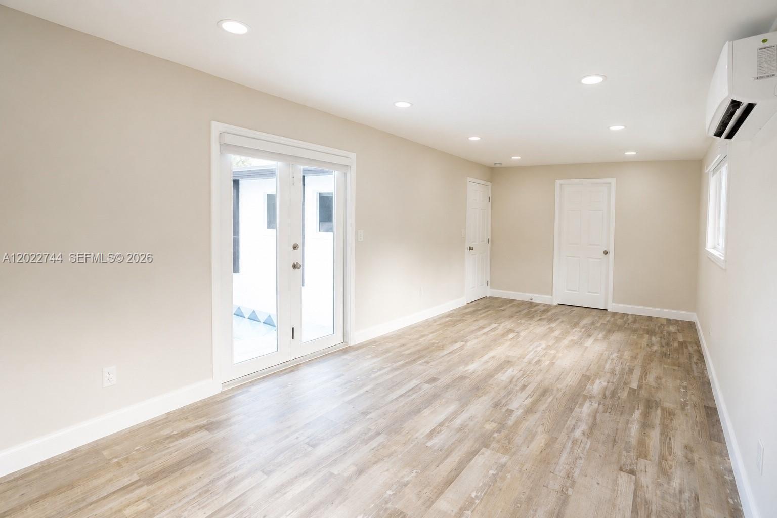 2573 Conroy Dr, North Palm Beach FL 33403