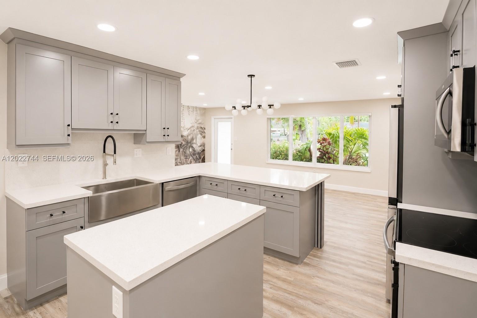 2573 Conroy Dr, North Palm Beach FL 33403