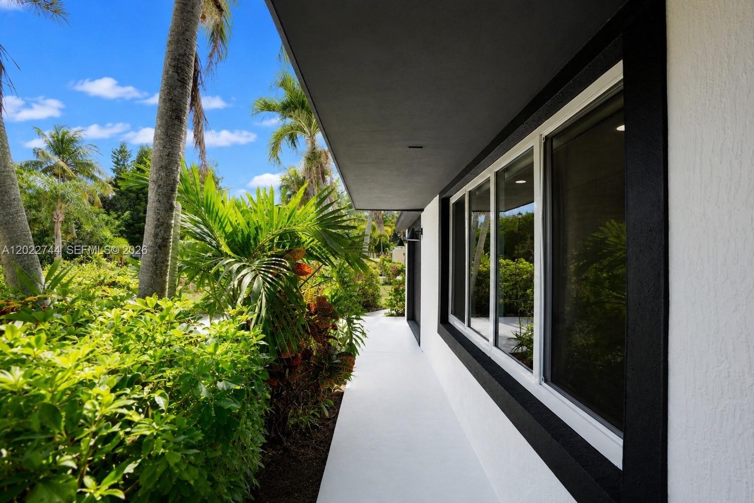2573 Conroy Dr, North Palm Beach FL 33403