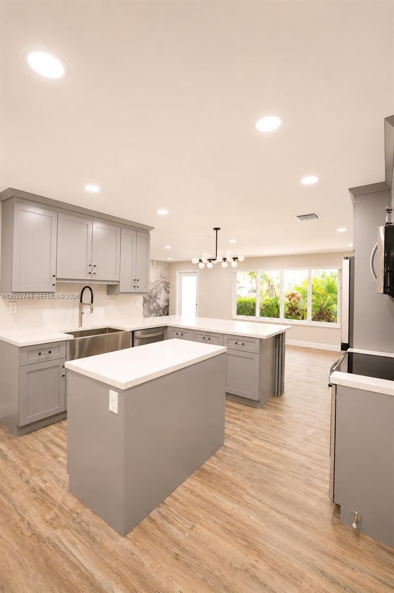 2573 Conroy Dr, North Palm Beach FL 33403